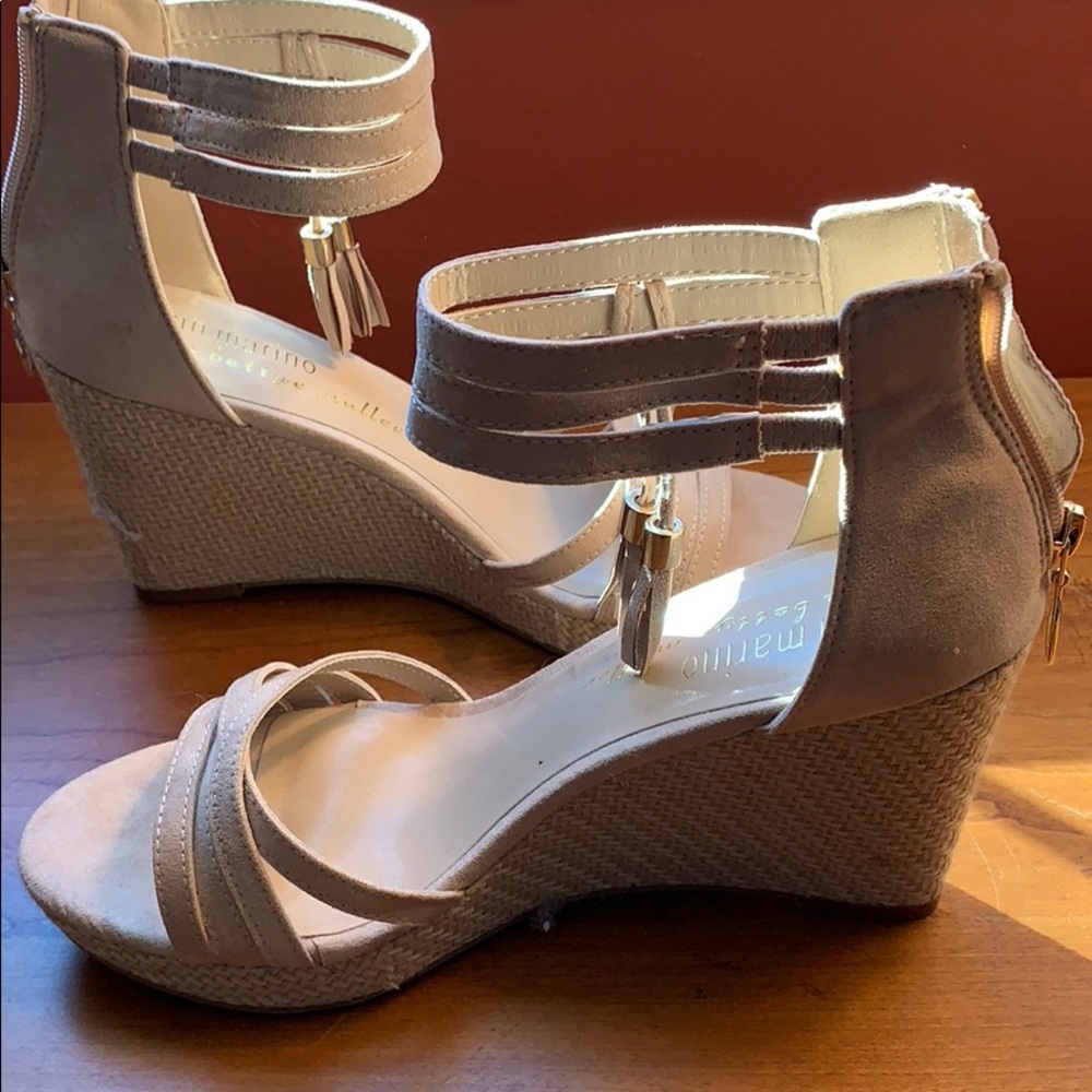 Sandals - Picture 2 of 7